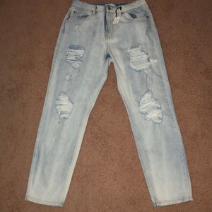 I’m selling some Mom Jeans!!!